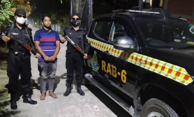 ফেসবুকে বিভ্রান্তিকর পোস্টের অভিযোগে গ্রেফতার ১