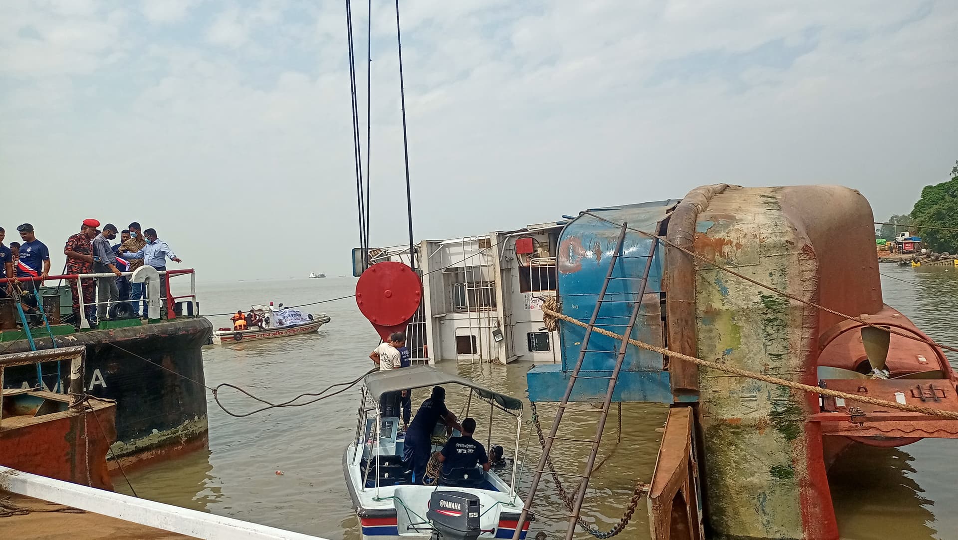 ফেরি উদ্ধারকাজে এখনো এসে পৌঁছায়নি প্রত্যয়