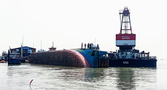 ১৯৮০ সালের তৈরি করা ডুবে যাওয়া ফেরিটির বয়স ছিলো ৪১ বছর