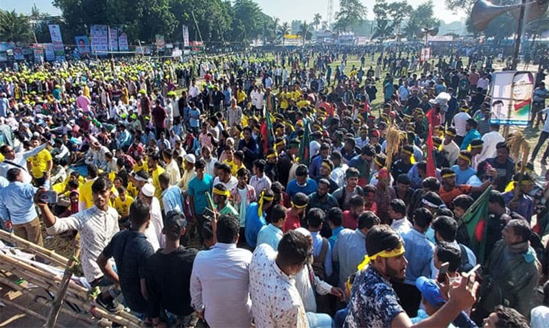 রংপুরে ঈদগাহ মাঠে বাড়ছে বিএনপি নেতাকর্মীদের ভিড়