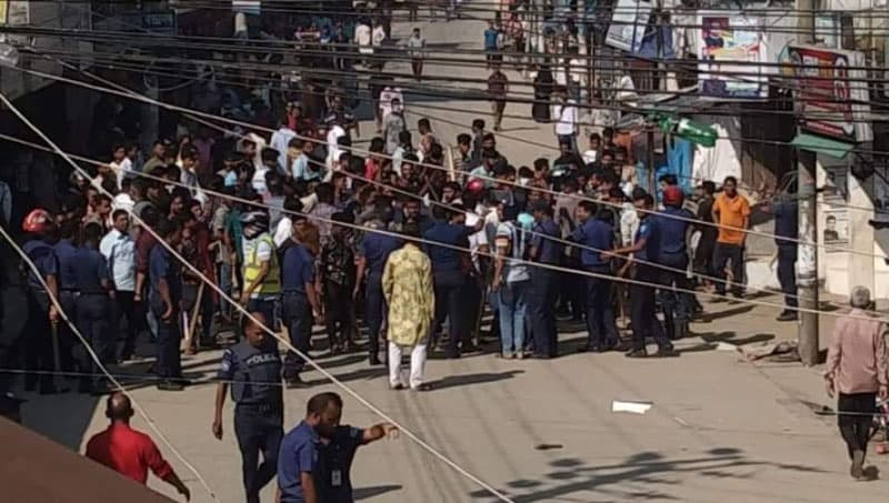 আ.লীগের সভা চলাকালে দু'পক্ষের সংঘর্ষ, আহত ৭