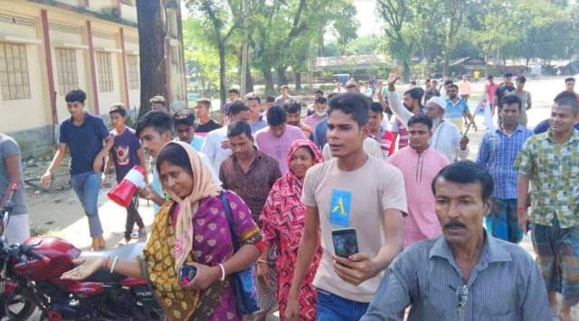 কালিগঞ্জে নৌকা'র প্রার্থীর বাড়িতে বোমা হামলার অভিযোগ