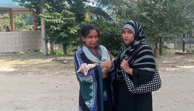 মৃত বিড়াল নিয়ে থানায় কিশোরী, বিচার দাবী