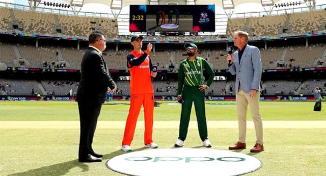 পাকিস্তানের বিপক্ষে টস জিতে ব্যাটিংয়ে নেদারল্যান্ডস