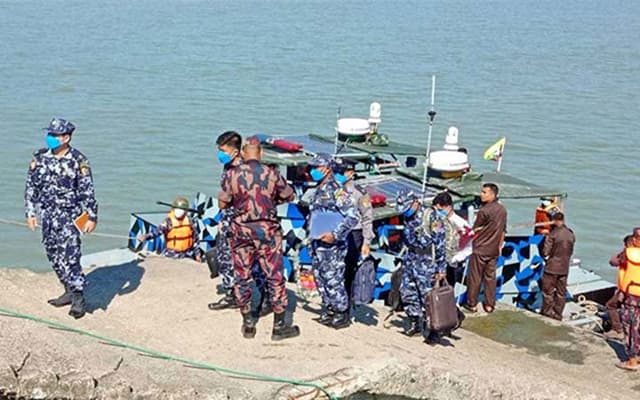 বাংলাদেশ-মিয়ানমার পতাকা বৈঠক শুরু