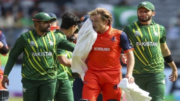 নেদারল্যান্ডসকে হারিয়ে বিশ্বকাপে প্রথম জয় পেল পাকিস্তান