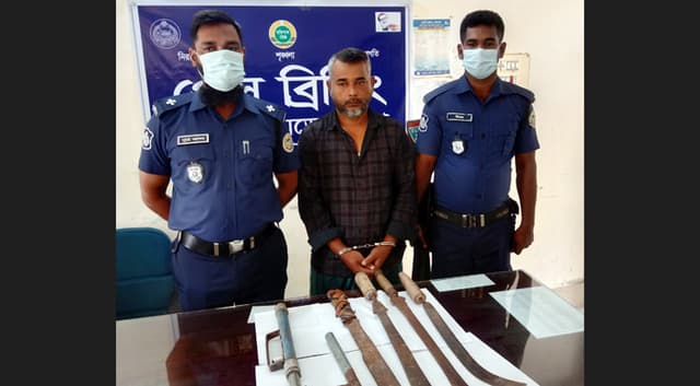 বরিশালে গণডাকাতির ঘটনায় ব্যবহৃত আগ্নেয়াস্ত্র উদ্ধার