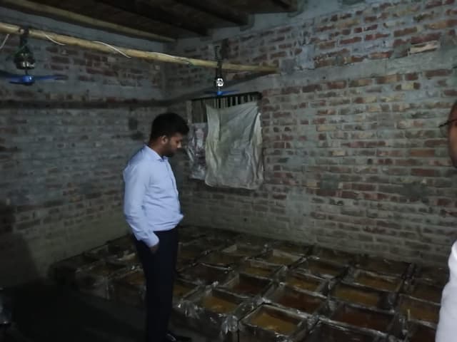 বাগাতিপাড়ায় ভেজাল গুড় তৈরীর অপরাধে দুই ব্যবসায়ীর জরিমানা