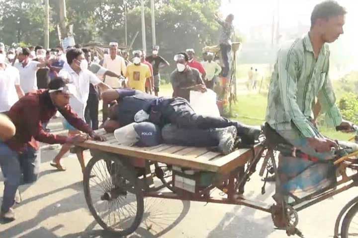 নারায়ণগঞ্জে তিন পুলিশকে কুপিয়ে ও পিটিয়ে জখম