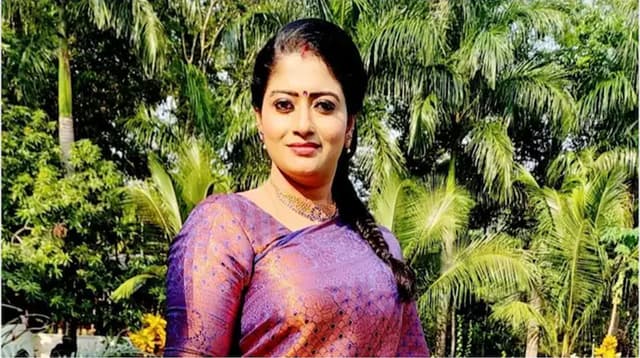 নিজ বাসা থেকে অভিনেত্রী রেঞ্জুশার ঝুলন্ত মরদেহ উদ্ধার