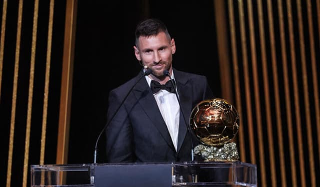 রেকর্ড অষ্টম ব্যালন ডি'অর জিতলেন মেসি