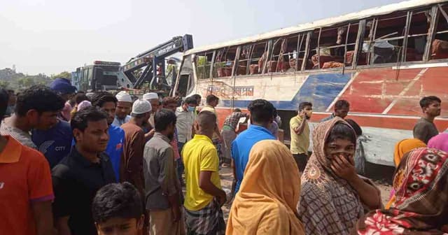 বাস উল্টে শিক্ষার্থীসহ নিহত ২
