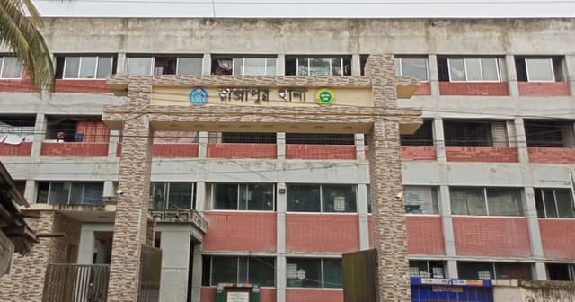 ঝালকাঠিতে মৎস্য অভিযানে হামলায় আহত ৬, অর্ধশত জেলের নামে মামলা