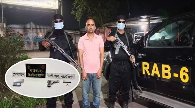 ঝিনাইদহে বিদেশী অস্ত্র ও গুলিসহ আটক ছাত্রলীগ নেতা আটক
