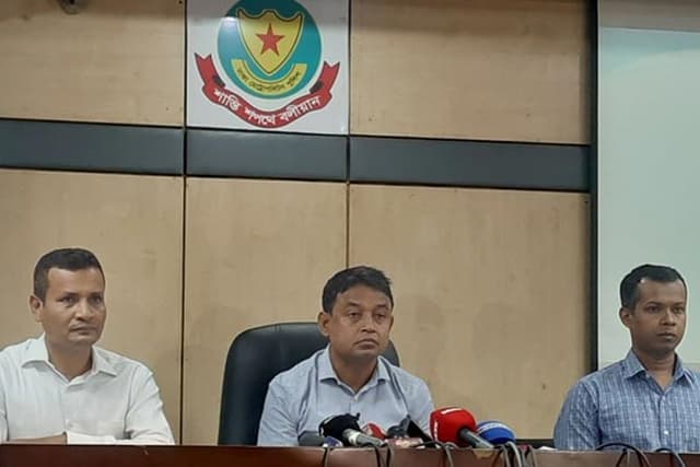 বিমানের এমডির কক্ষ থেকেই প্রশ্ন ফাঁস : ডিবি