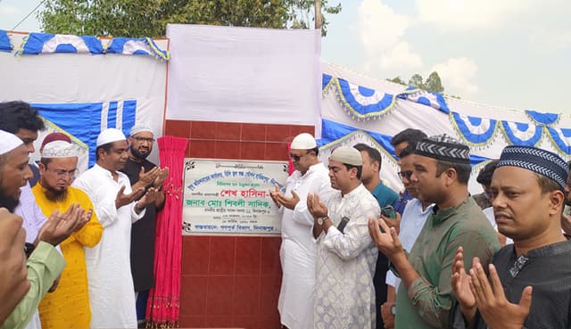হিলিতে বিভিন্ন উন্নয়ন প্রকল্পের ভিত্তি প্রস্তর স্থাপন ও উদ্বোধন