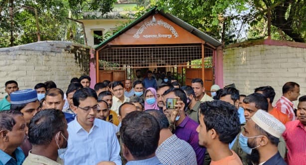 ইউএনওর অশ্রুসিক্ত বিদায়