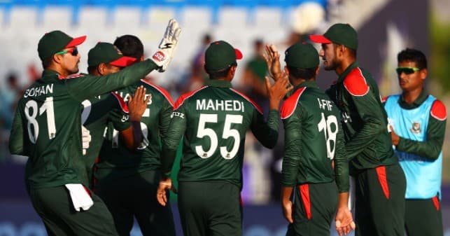 ৬ ওভারেই হার, লজ্জার ষোলোকলা পূর্ণ টাইগারদের