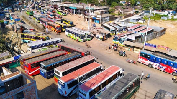 ভাড়া না বাড়ালে শুক্রবার থেকে বাস-ট্রাক-কাভার্ডভ্যান ধর্মঘট