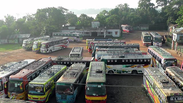 ঝালকাঠিতে চলছে পরিবহন ধর্মঘট