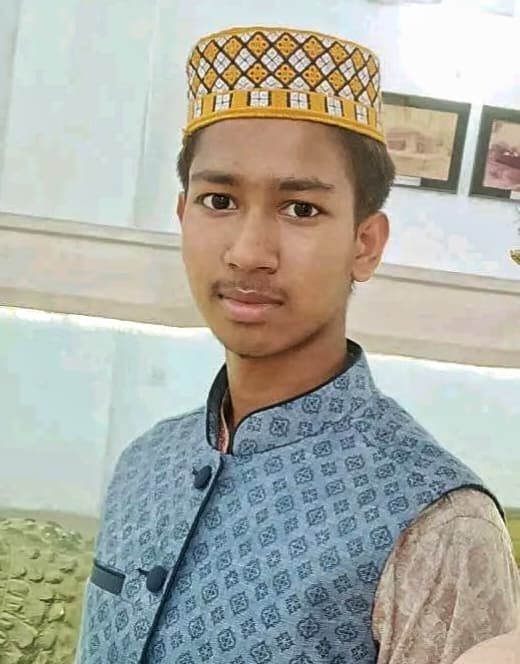 বাঁচতে চায় ব্লাড ক্যান্সারে আক্রান্ত মাদরাসার ছাত্র সজিব