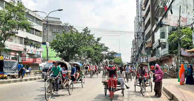৬০ টাকার রিকশা ভাড়া ১৮০ টাকা