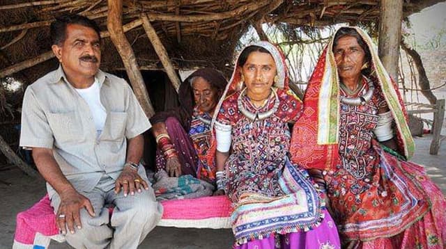 দুই বিয়ে করা যে গ্রামের রীতি