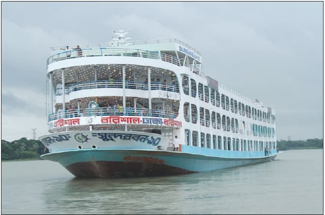 নৌপথে লঞ্চ চলাচল বন্ধ ঘোষণা