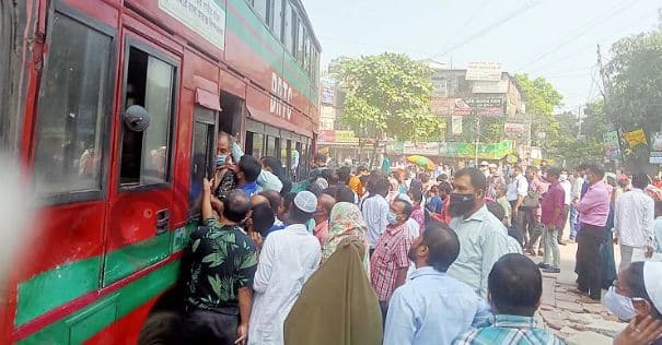 ধর্মঘটের ভোগান্তিতে অফিসগামীরা