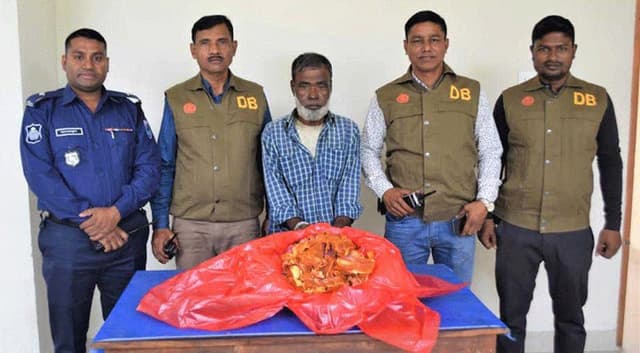 বাগেরহাটে ২১ কেজি হরিণের মাংসসহ আটক ১