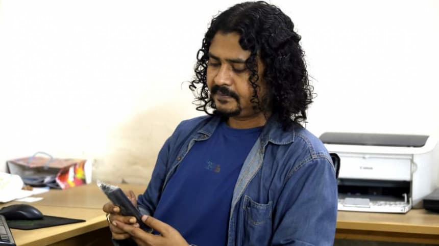 সড়ক দুর্ঘটনায় না ফেরার দেশে গীতিকার-সাংবাদিক বিশাল