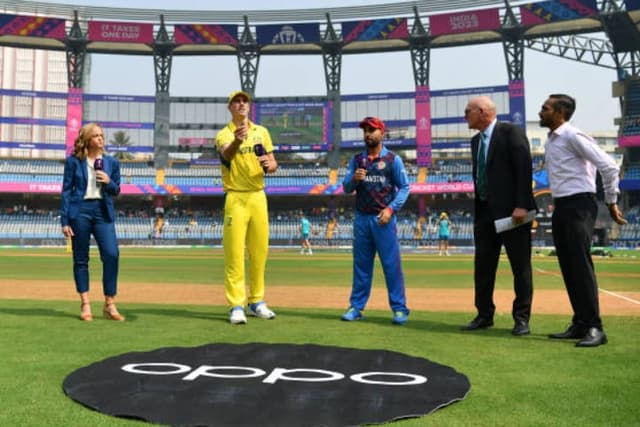 টস জিতে ব্যাটিংয়ে আফগানরা