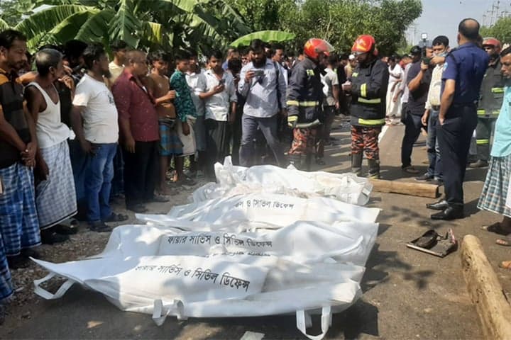 চট্টগ্রামে বাস-অটোরিকশা সংঘর্ষে নিহত ৭