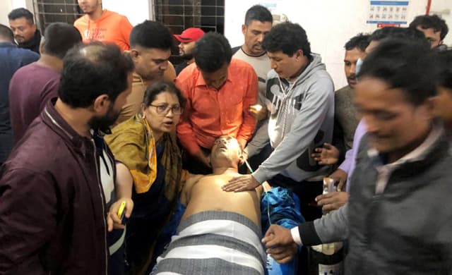 পিরোজপুরে নির্বাচনী প্রচারণায় যুবলীগ নেতা গুলিবিদ্ধ, বিদ্রোহী প্রার্থীসহ আটক-৯