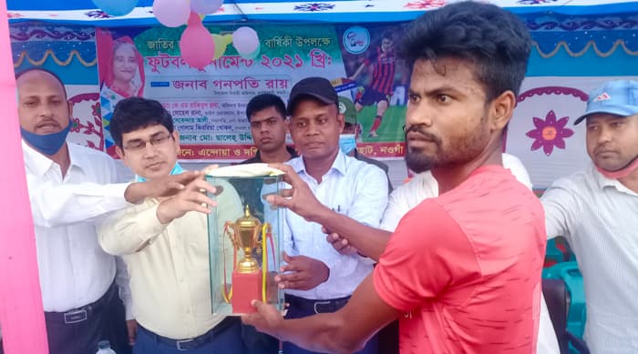 ধামইরহাটে মুজিব শতবর্ষ উপলক্ষে ফুটবল টুর্নামেন্টের উদ্বোধন