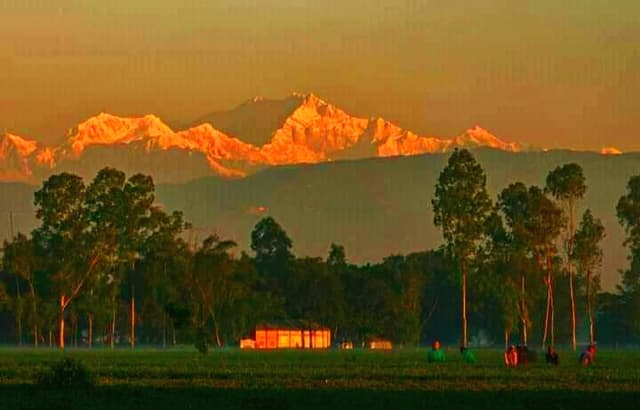 ঠাকুরগাঁও থেকেও দেখা যাচ্ছে কাঞ্চনজঙ্ঘা