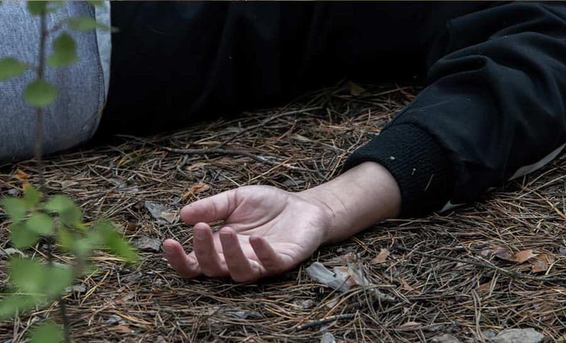 বাল্যবন্ধুর যৌনাঙ্গ কেটে নিলেন যুবক! বান্ধবীকে নিয়ে তর্কের জের