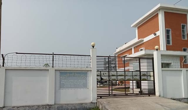 কুয়াকাটায় দালাল ছাড়া মিলছে না পল্লী বিদ্যুতের সেবা! ভোগান্তিতে গ্রাহক