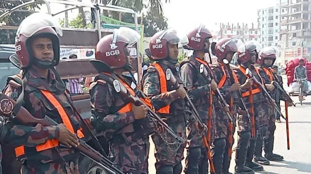 পোশাক কারখানার নিরাপত্তায় ৪৮ প্লাটুন বিজিবি মোতায়েন