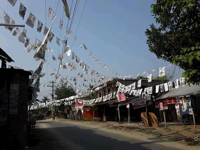 মাঠে নৌকার প্রার্থীদের বিরুদ্ধে সতন্ত্র প্রার্থীরা শক্ত অবস্থানে