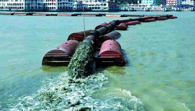 বরিশাল নৌ-বন্দর সচল রাখতে ড্রেজিং শুরু