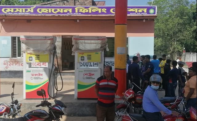 পানি মিশিয়ে পেট্রল বিক্রি, লাখ টাকা জরিমানা