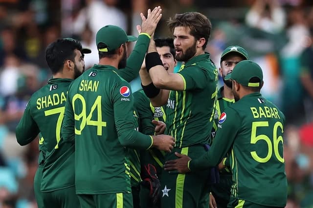 পাকিস্তানকে ১৫৩ রানের চ্যালেঞ্জ নিউজিল্যান্ডের