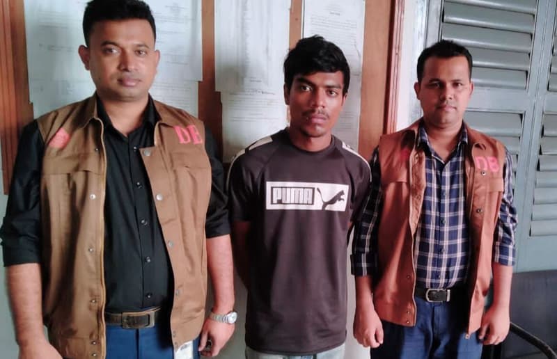 পুলিশকে বোকা বানিয়ে টাকা হাতাতো ভুয়া জজ!