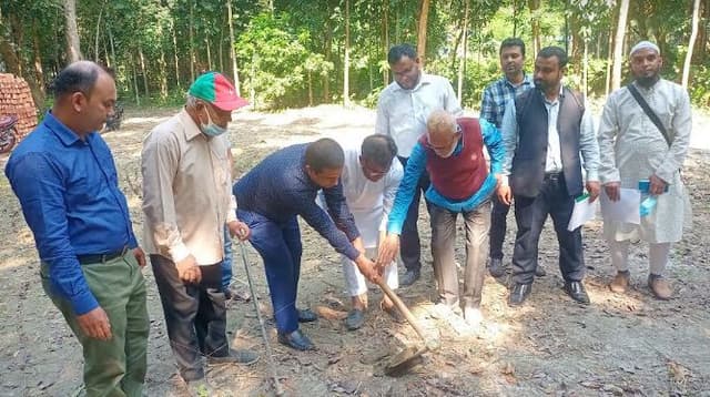 গোয়ালন্দে বীর মুক্তিযোদ্ধার উপহার ঘরের ভিত্তি প্রস্তুর স্হাপন