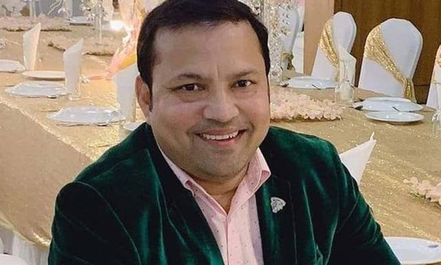 আ.লীগের মনোনয়নে এমপি হতে চান অভিনেতা সিদ্দিক