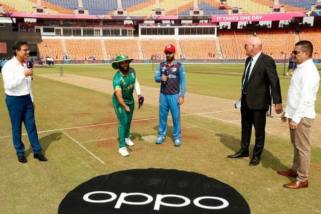 দক্ষিণ আফ্রিকার বিপক্ষে টস জিতে ব্যাটিংয়ে আফগানরা