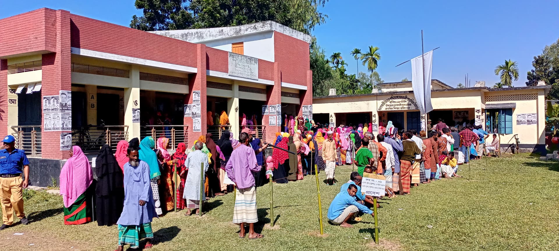 ভূরুঙ্গামারীতে ২য় ধাপে ইউপি নির্বাচনের ভোট গ্রহণ চলছে