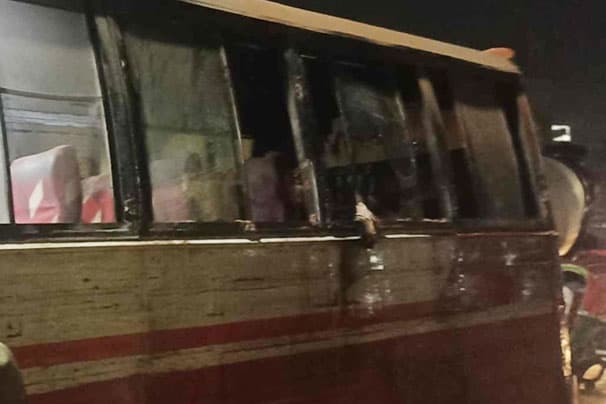 মোহাম্মদপুরে বাসে আগুন