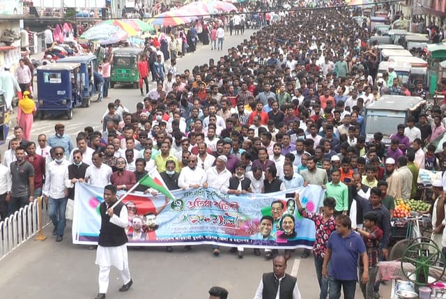 বরিশালে যুবলীগের ৪৯ তম প্রতিষ্ঠাবার্ষিকী উদযাপন